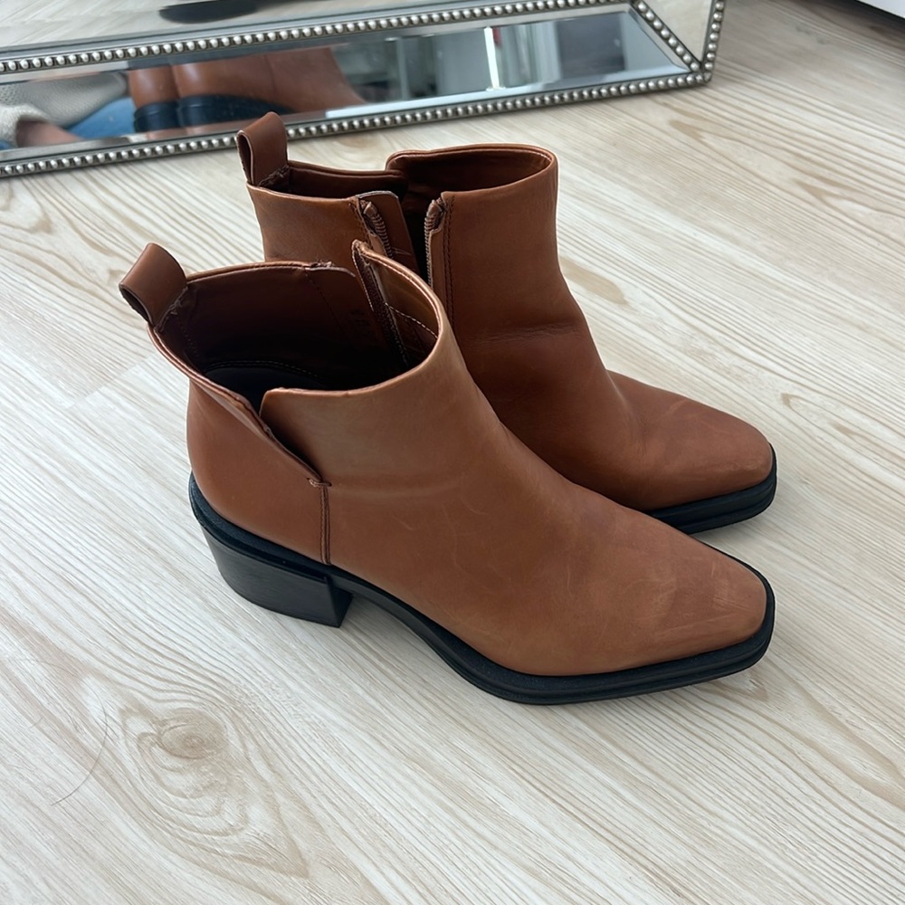 Franco Sarto Dalden Booties in Cognac, Size 7